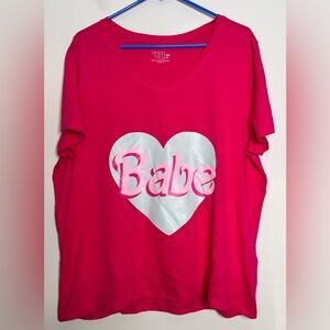 Heart graphic tee.  Women’s XXL